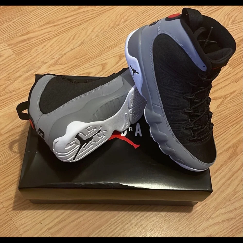 ❌SOLD❌ Air Jordan Retro 9 “Particle Grey” sneakers, New in Box, M9 - Picture 11 of 12